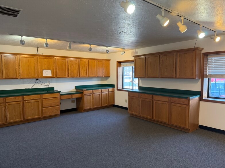 More Photos Of 207 Big Run Rd, Lexington Warehouse For Lease