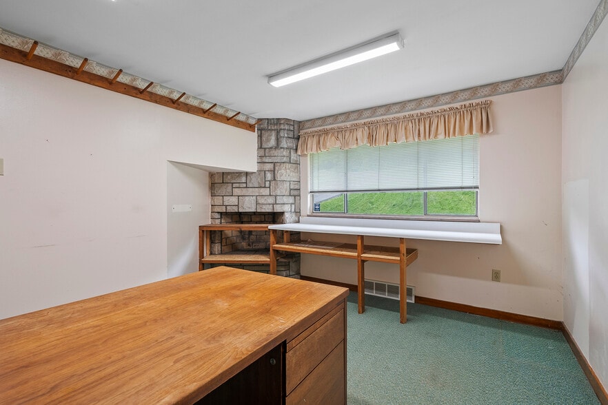 More Photos Of 9270 Old Perry Hwy, Pittsburgh Loft Creative Space For Sale