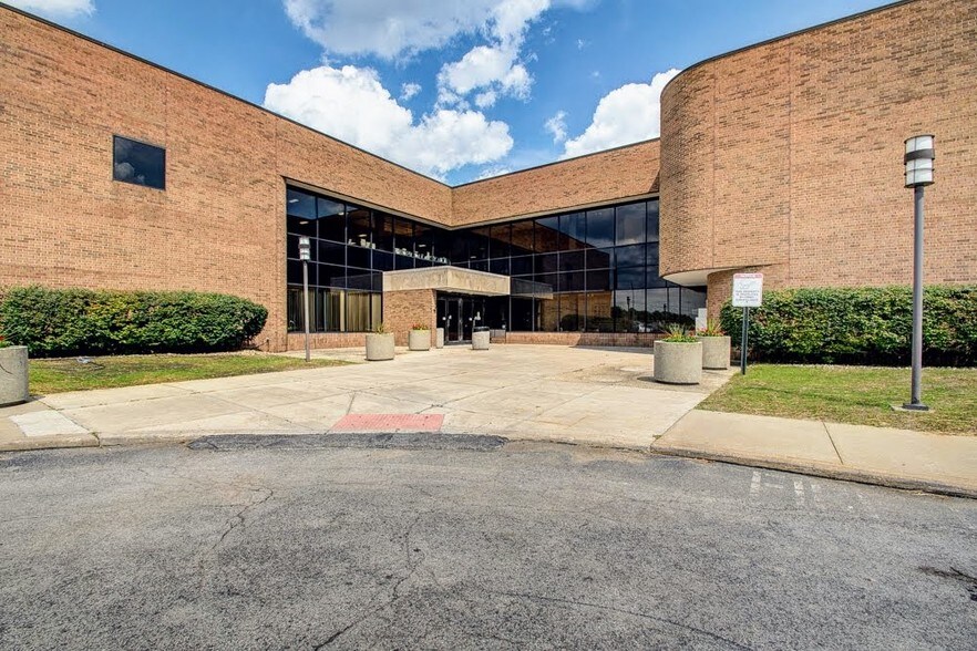 More Photos Of 7067 Tiffany Blvd, Youngstown Medical For Lease