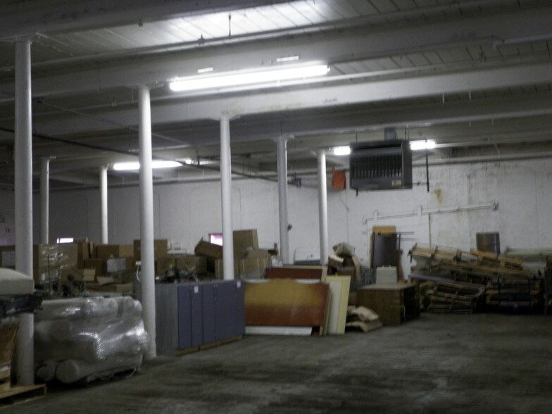 More Photos Of 7 Dunnell Ln, Pawtucket Warehouse For Lease