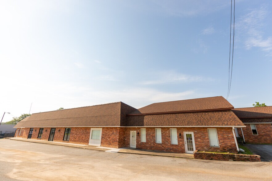 More Photos Of 3400 Rutherford Rd, Taylors Light Manufacturing For Lease