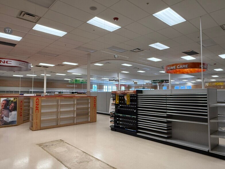 More Photos Of 577 Mast Rd, Manchester Drugstore For Sale