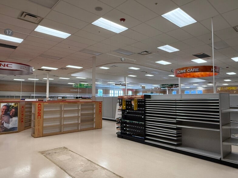 More Photos Of 577 Mast Rd, Manchester Drugstore For Sale