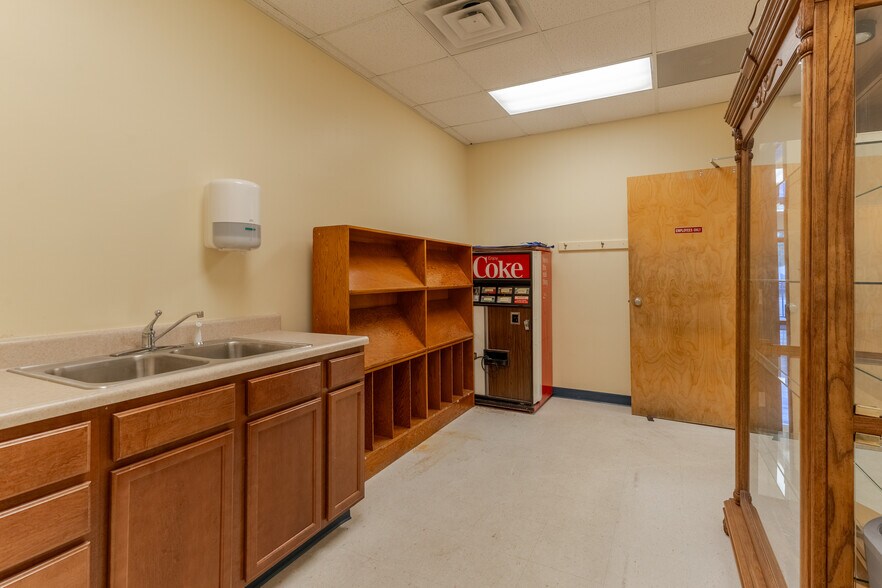 More Photos Of 1651 S Green St, Henderson Daycare Center For Sale
