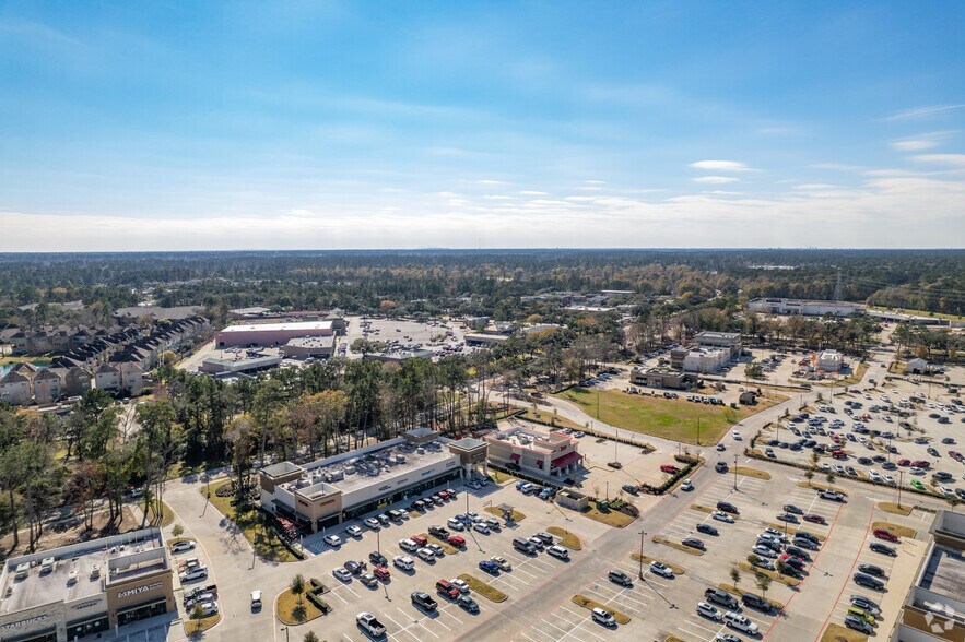 More Photos Of 4529 Kingwood Dr, Kingwood General Retail For Lease