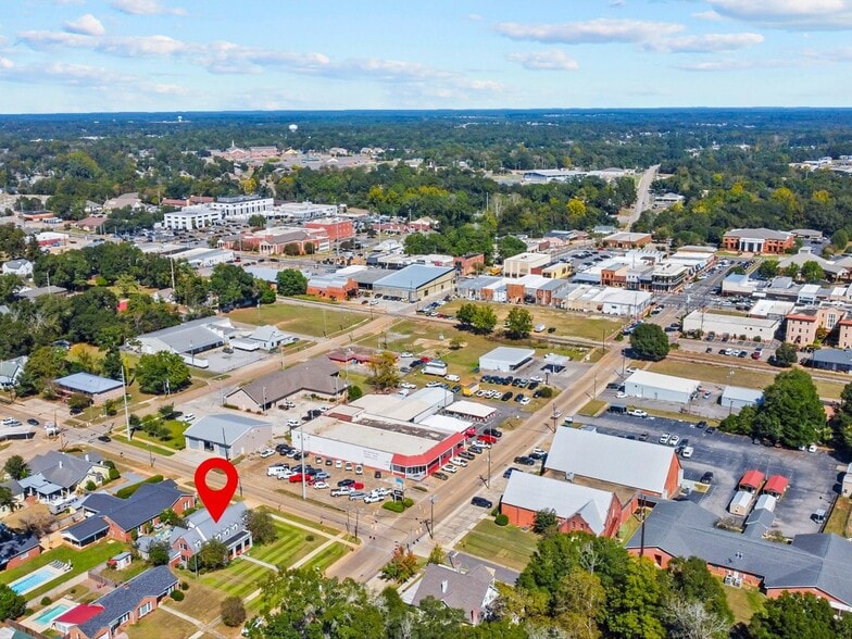 More Photos Of 302 W College St, Enterprise Flex For Sale