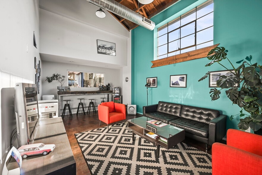 More Photos Of 36 S Santa Fe Dr, Denver Service For Sale