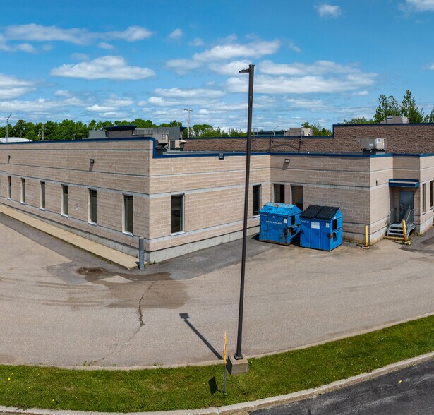More Photos Of 420 Rte 138, Donnacona Storefront Retail Office For Lease