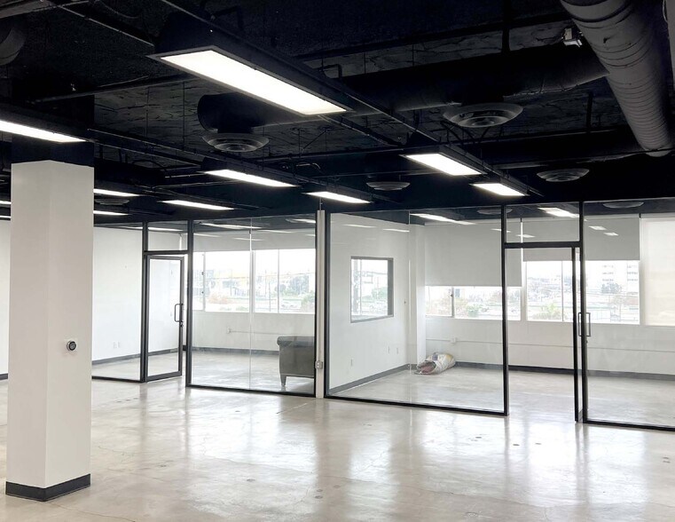 More Photos Of 1525 S Broadway, Los Angeles Manufacturing For Lease