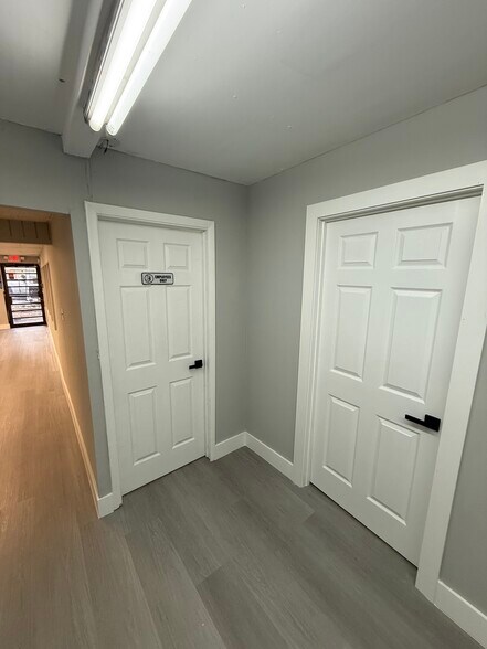 More Photos Of 7282-7302 NW 70th St, Miami Unknown For Lease