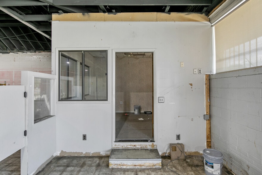 More Photos Of 301 Robeson St, Fayetteville Freestanding For Lease