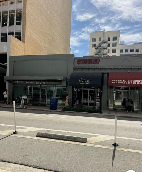 Primary Photo Of 26-32 NE 1st Ave, Miami Storefront For Sale