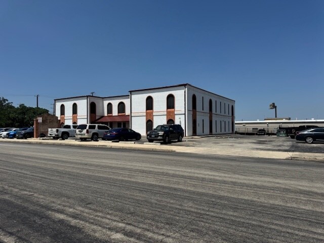 More Photos Of 1747 Citadel Plz, San Antonio Office For Sale