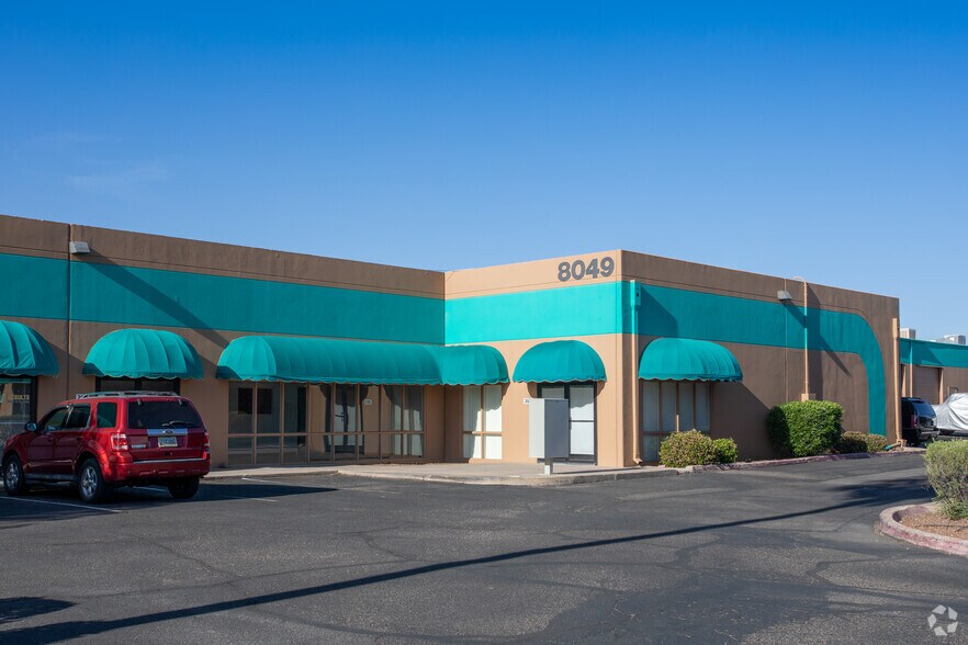 More Photos Of 7941 E Lakeside Pky, Tucson Unknown For Lease