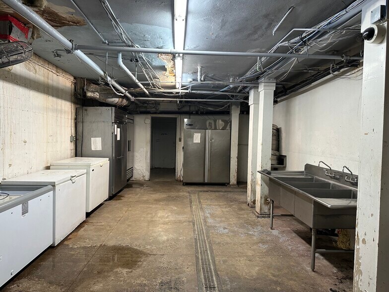 More Photos Of 231-243 E Colorado Blvd, Pasadena Storefront Retail Office For Lease
