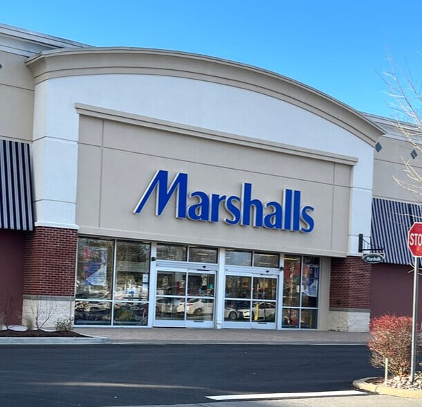 More Photos Of 365-380 Feura Bush Rd, Glenmont Unknown For Lease