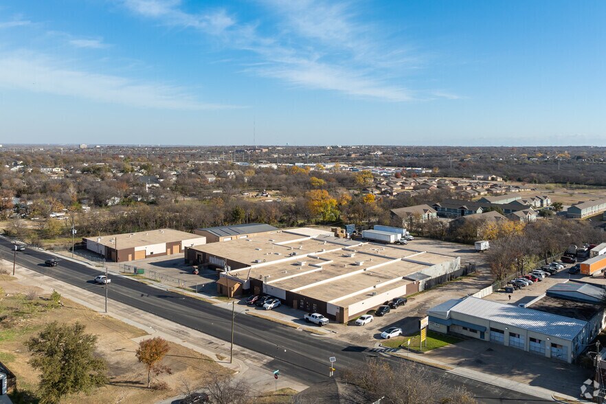 Primary Photo Of 2463-2517 S Riverside Dr, Fort Worth Manufacturing For Lease
