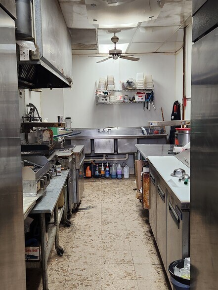 More Photos Of 100 1st St, Ault General Retail For Lease