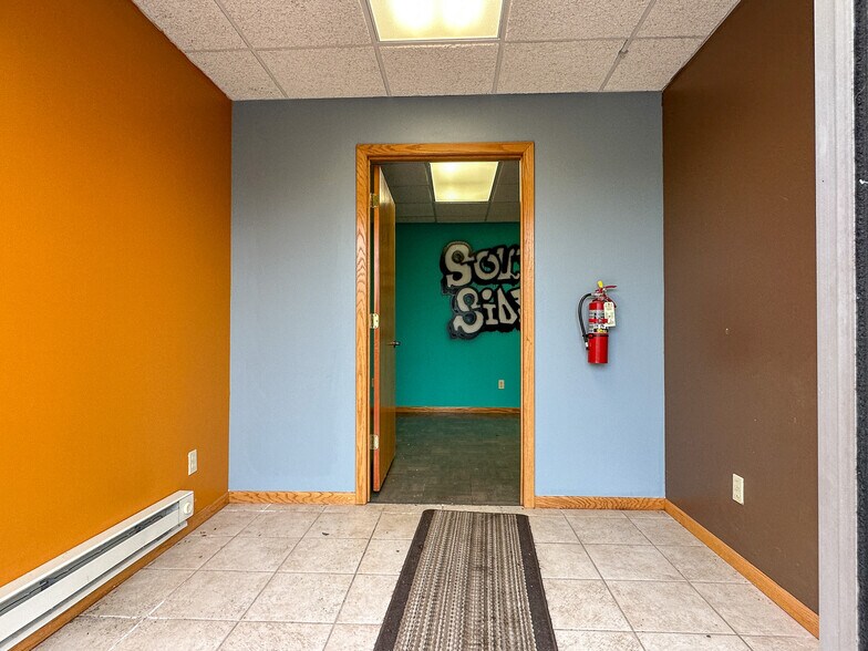 More Photos Of 233 S 8th St, Medford Office For Sale