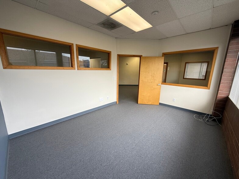 More Photos Of 4720 200th St SW, Lynnwood Office For Lease