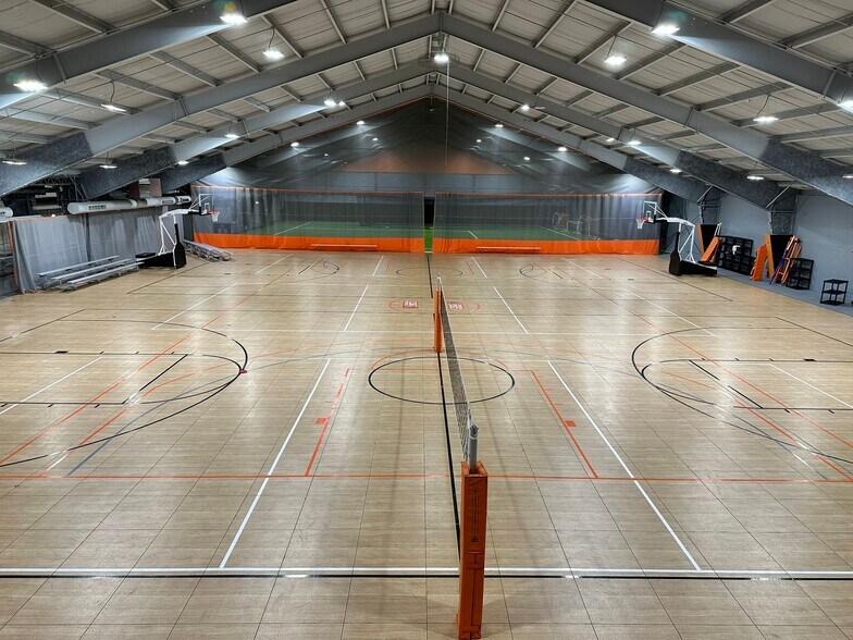 More Photos Of 1301 E 47th St, Chicago Health Club For Lease