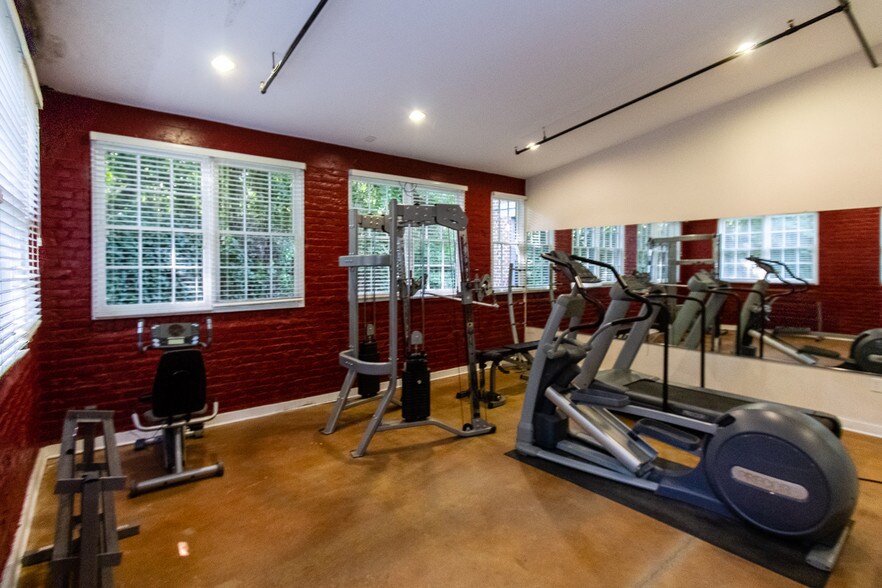 301 N Dunlop St, Petersburg, VA 23803 Apartments For Sale