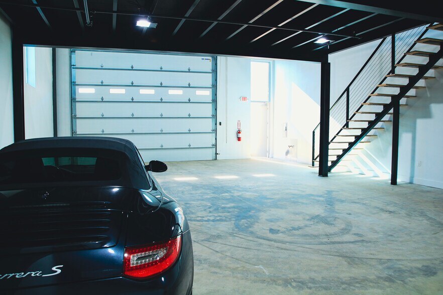 More Photos Of 1725 N Hwy 377, Roanoke Warehouse For Sale