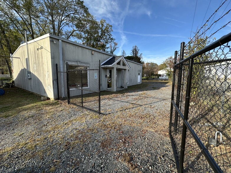 Primary Photo Of 917 E Black St, Rock Hill Warehouse For Sale