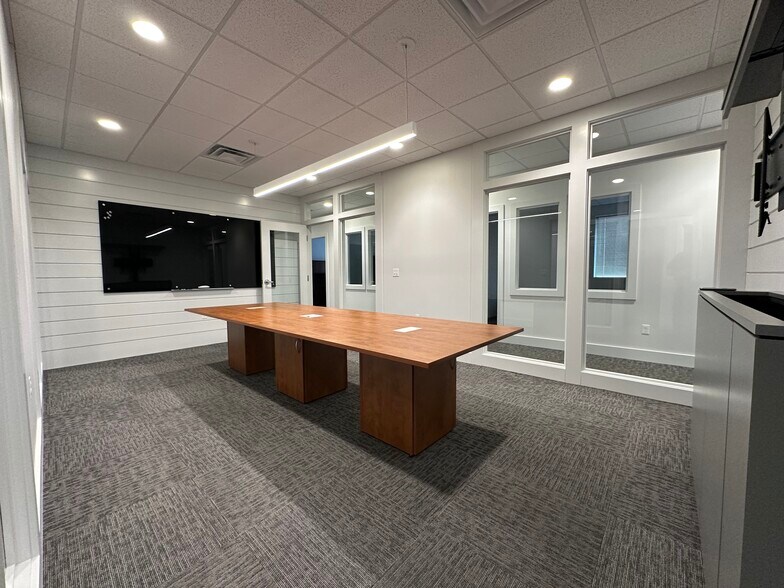 More Photos Of 150 E Broadway St, Covington Bank For Sale