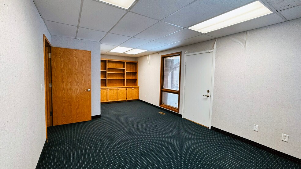 More Photos Of 2323 Gull Rd, Kalamazoo Medical For Lease