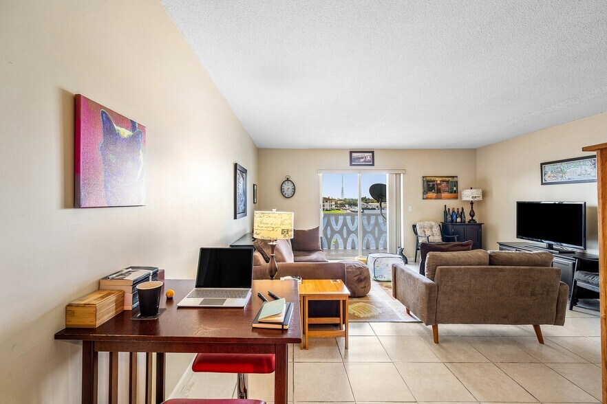 More Photos Of 628 Southwind Cir, North Palm Beach Apartments For Sale