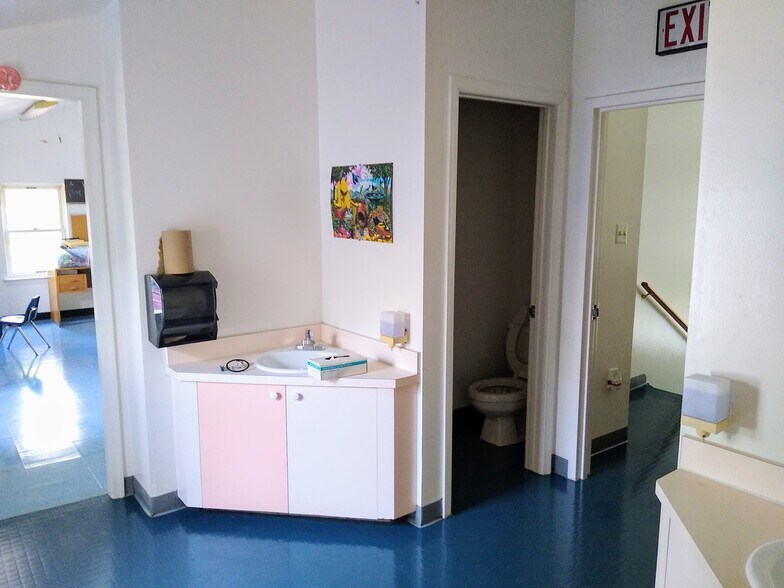 More Photos Of 74 E Main St, Marlton Medical For Lease