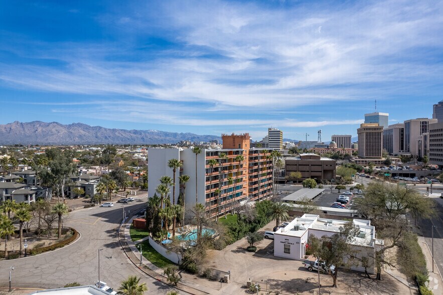 More Photos Of 425 W Paseo Redondo, Tucson Apartments For Sale