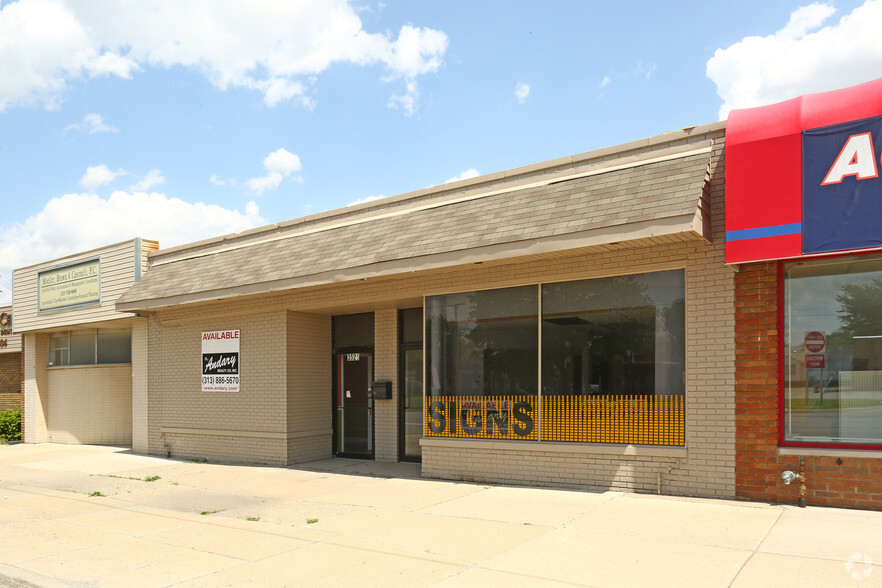 Primary Photo Of 3521-3523 Fort St, Lincoln Park Storefront For Lease