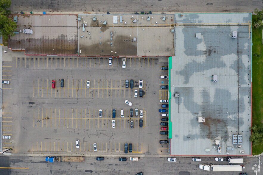 More Photos Of 3211-3235 17 Av SE, Calgary General Retail For Lease
