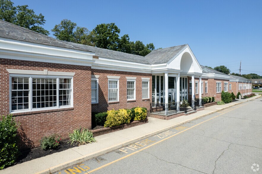 More Photos Of 550 Kinderkamack Rd, Oradell Medical For Lease