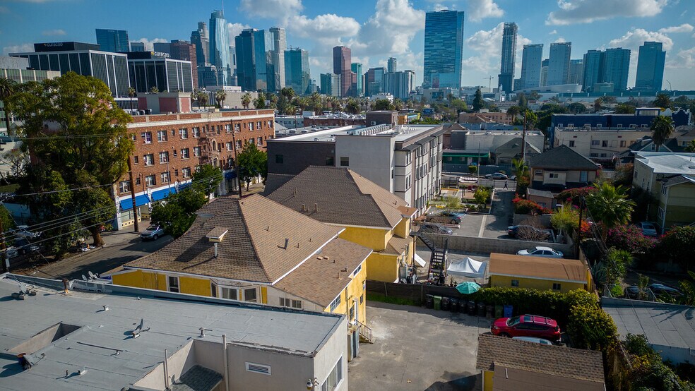 More Photos Of 1820 W 11th St, Los Angeles Apartments For Sale