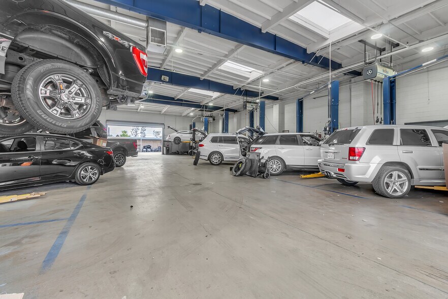 More Photos Of 10325 Central Ave, Montclair Auto Dealership For Lease