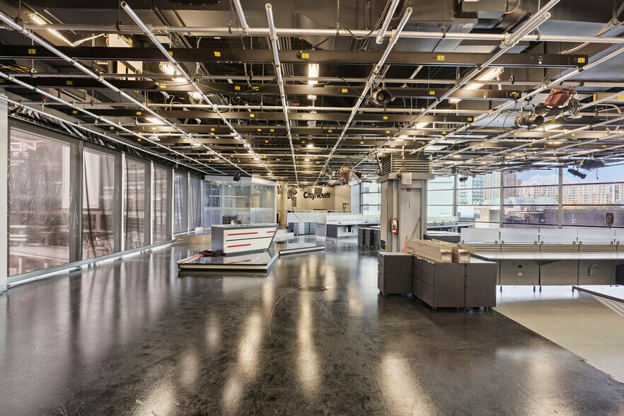 More Photos Of 33 Dundas St E, Toronto Office For Sale