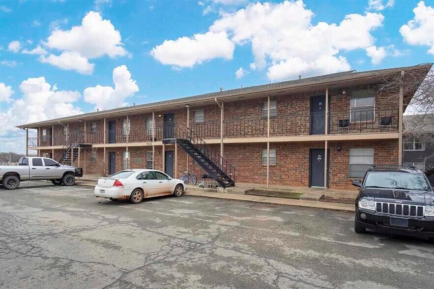 More Photos Of 701 W Highpoint Dr, Stillwater Apartments For Sale