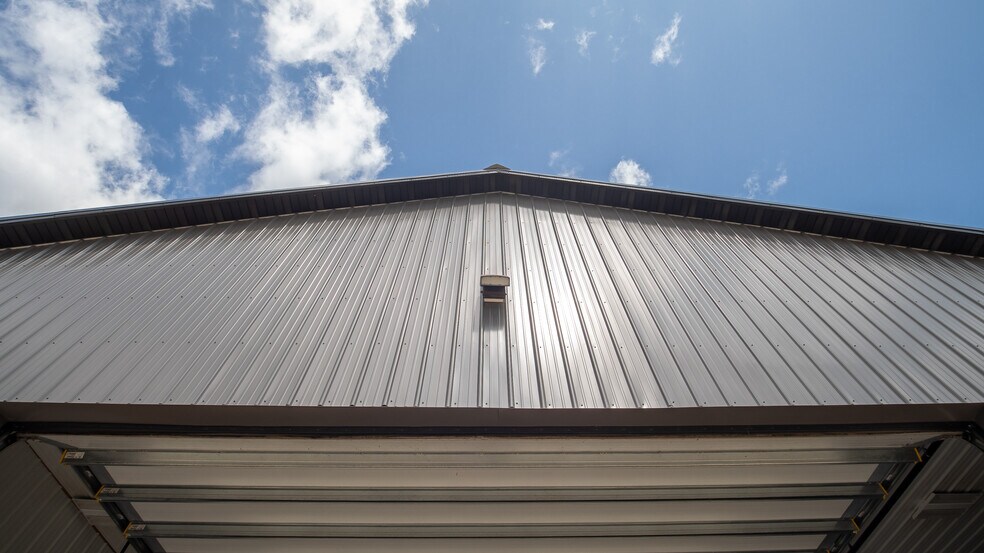 More Photos Of 514 E 9th St, Zumbrota Industrial For Lease