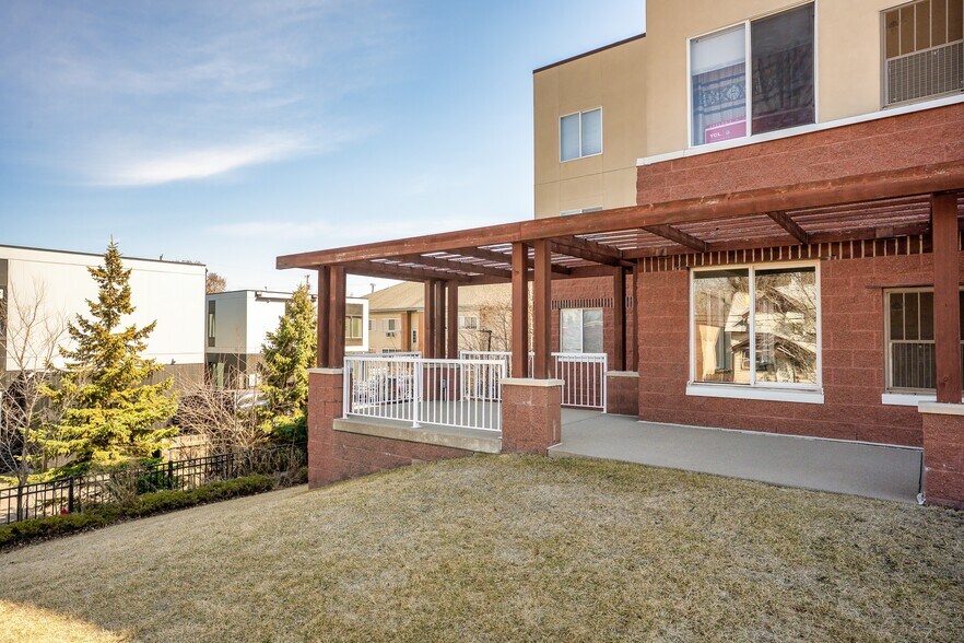 More Photos Of 2101 Washington St NE, Minneapolis Apartments For Sale