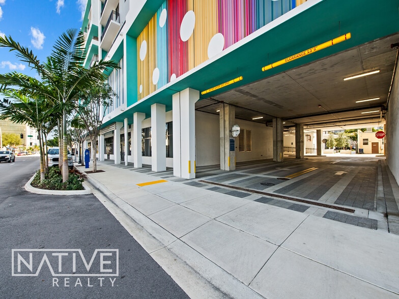 More Photos Of 2001 Hollywood Blvd, Hollywood Apartments For Lease