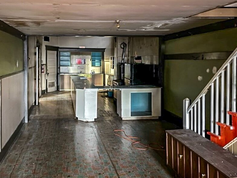 More Photos Of 301 E 25th St, Tacoma General Retail For Sale