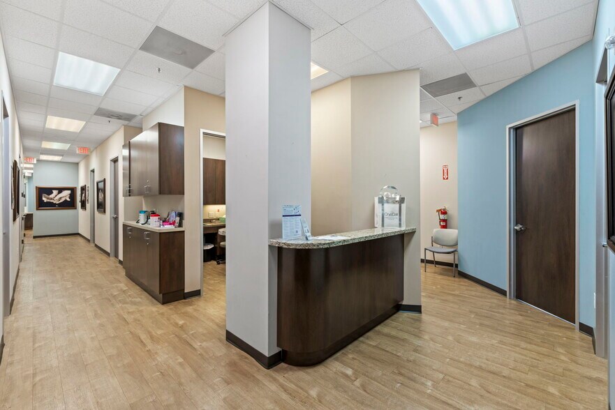 More Photos Of 7790 W Grand Pky, Richmond Medical For Lease