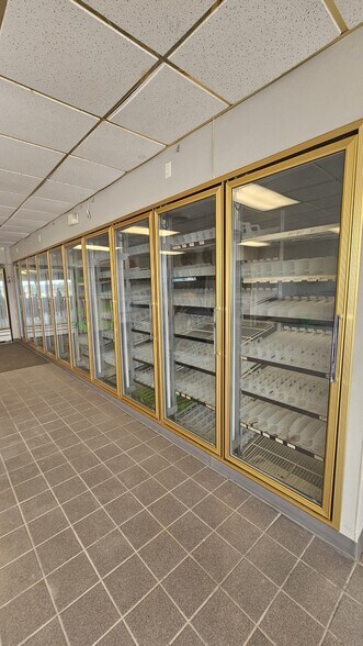 More Photos Of 3153 Joliet Ave, Missouri Valley Convenience Store For Sale