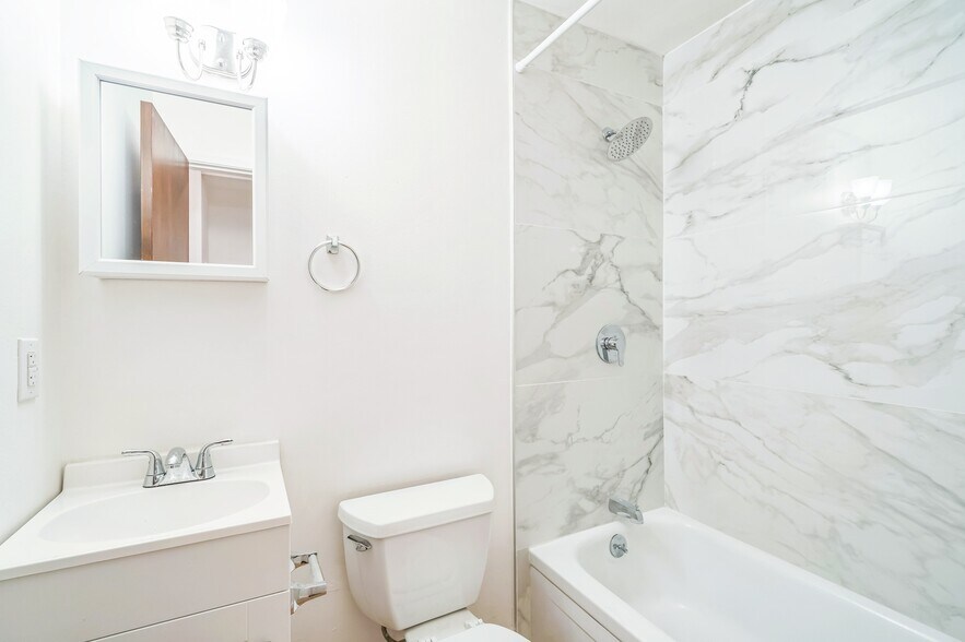 More Photos Of 823 Webster St, Oakland Storefront Retail Residential For Sale