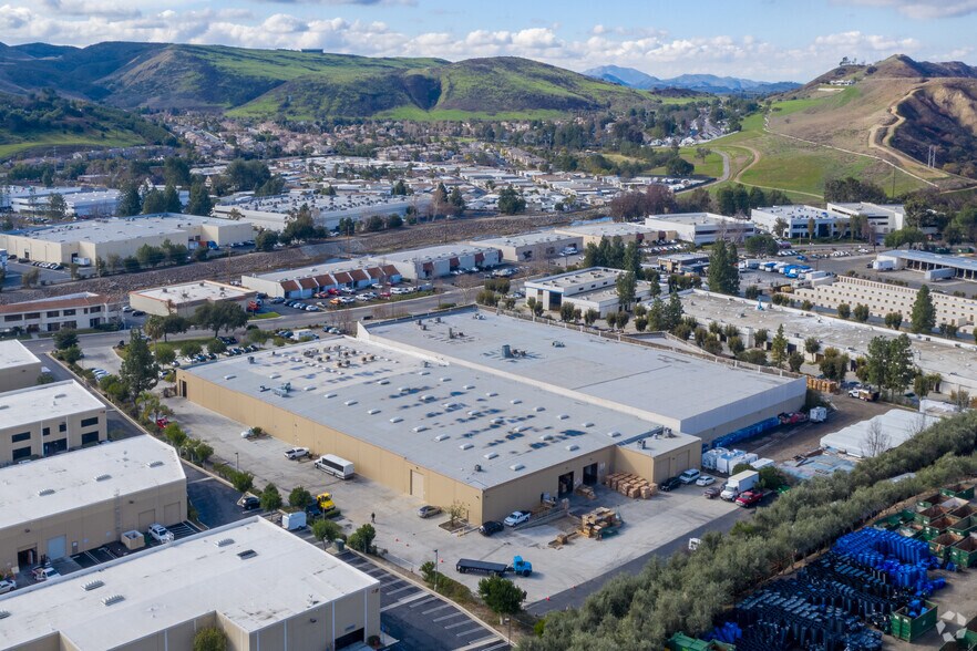 More Photos Of 45 W Easy St, Simi Valley Warehouse For Lease