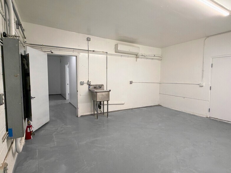 More Photos Of 1410 E Washington Blvd, Los Angeles Industrial For Lease