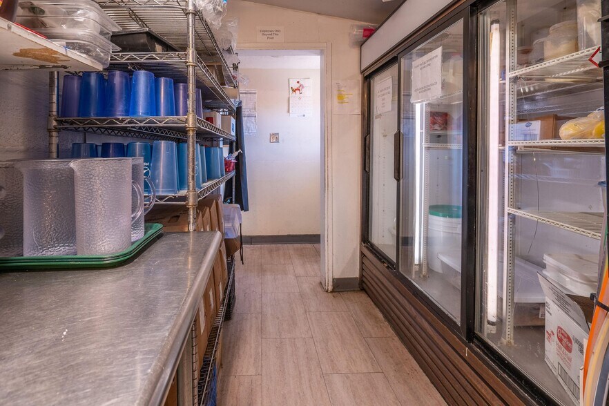 More Photos Of 1118 Robinson Ave, Trinidad Restaurant For Sale
